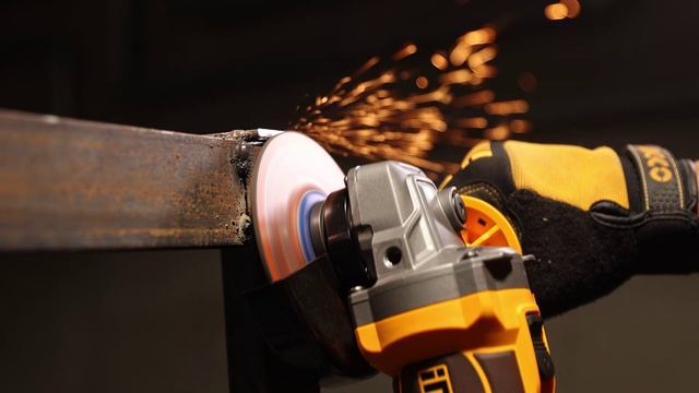Cordless angle grinder_CAGLI221253_HD смотреть онлайн