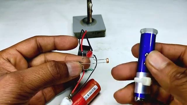 Laser Home Security System 🚨 | Science Project | Inspire Award Project смотреть онлайн