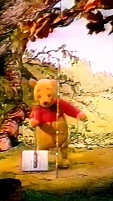 First Winter Snow Fall at Pooh Corner смотреть онлайн