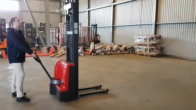 Самоходные штабелеры OXLIFT смотреть онлайн