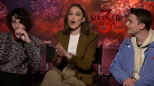 Millie Bobby Brown, Finn Wolfhard Öpüşme Üzerine - Türkçe  Stranger Things 3