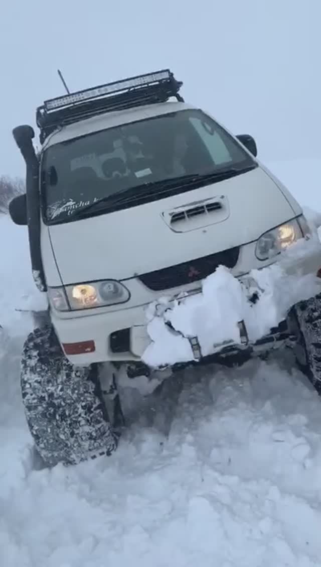 Ура спаситель приехал! смотреть онлайн