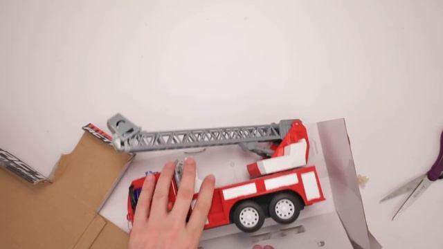 Maxx Action Ladder Truck Unboxing смотреть онлайн