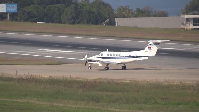 Beechcraft King Air Turkish Air Forces Landing смотреть онлайн