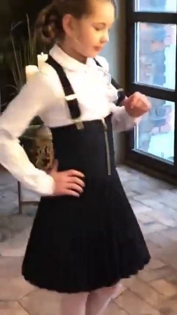 Школьная форма Розовый Какаду смотреть онлайн