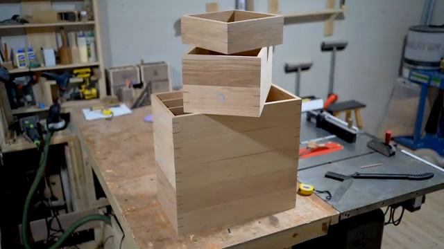 Япония. Мастер делает офисный стол из массива дерева. 20 дней работы. Цена 5000$ смотреть онлайн