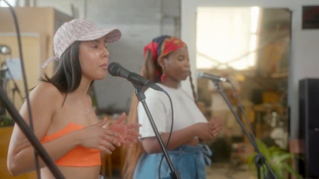 Messy Mammals | Flowers | Cook Up Live Sessions смотреть онлайн