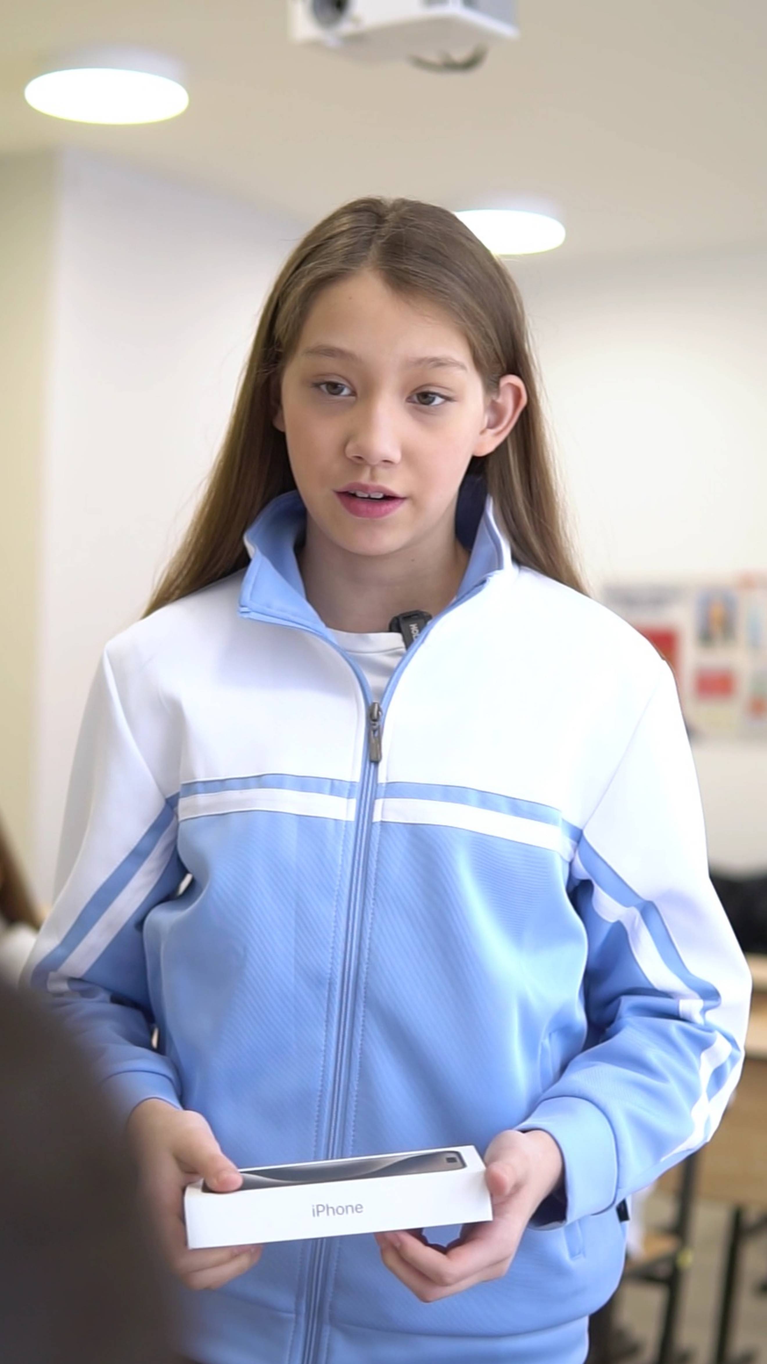 Подарила айфон учителю #pov #povstory #vikazang смотреть онлайн