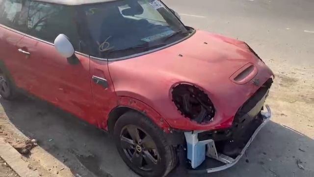 В продаже электромобиль Mini Cooper SE 2023