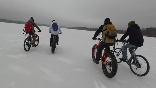 Механизированная Бригада делает Марш-Бросок через озеро до долины Нищих в Рекинцо.Операция началась. смотреть онлайн