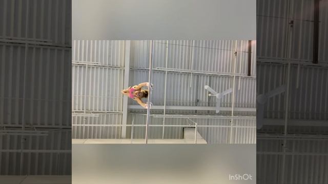 Fun angles on bars!| don’t fall on my phone challenge| Katya’s world смотреть онлайн