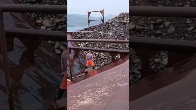 Barge unloading 3000 tons of cobblestone - Part 1, my daily work смотреть онлайн