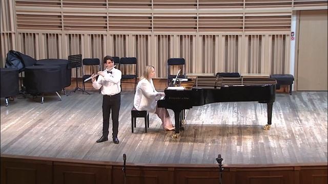 Шауро Артемий, F. Devienne Flute Concerto №8 (1 mvt)/ Ф. Девьен Концерт для флейты №8 (1 часть) смотреть онлайн