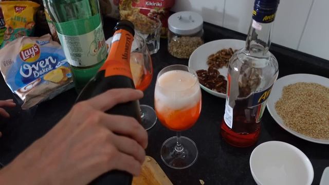 REJSER ALENE TIL KROATIEN FOR AT BESØGE MIN VENINDE смотреть онлайн
