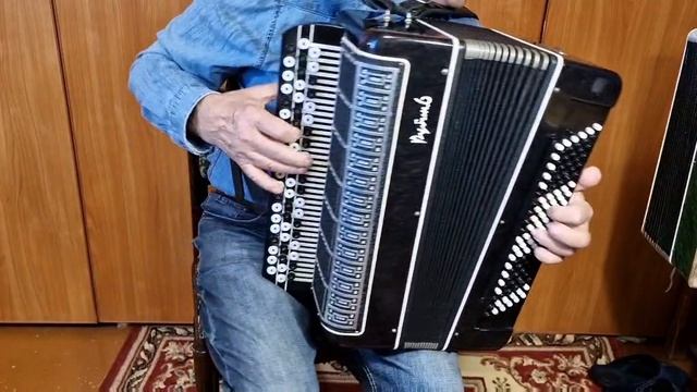 Баян Рубин 6 справа Цельно-планочный слева кусковой готово-выьорный продажа.