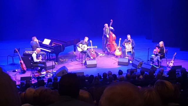 Di Derre // Anonyme Akustikere - Det går fint (Live i Krona Musikkteater 2019) смотреть онлайн