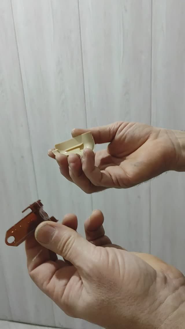 Вы знали, что внешний угол фурнитуры для плинтуса можно прикрепить на саморезы?! смотреть онлайн