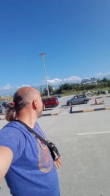 Аэропорт в г. Покхара - Непал. 😍 Восхитительный вид на Гималаи 🗻
#Гималаи #Непал #путешествия смотреть онлайн