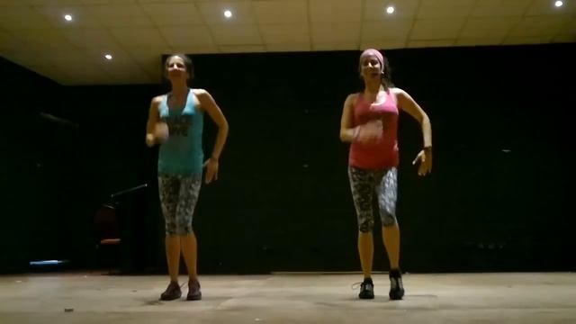 ZUMBA WOLLONGONG 'Mambo Tequila' w ILLAWARRA'S LATIN ZUMBA TWINS!!! смотреть онлайн