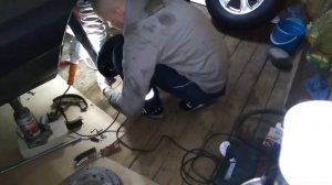 замена троса ручника и колодок нива шевроле и немного покатаемся бочком