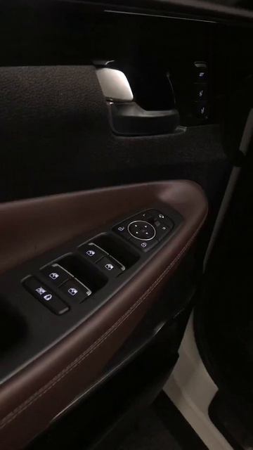 Семейный внедорожник Hyundai Santa Fe | Посмотрите, что находится в его салоне смотреть онлайн