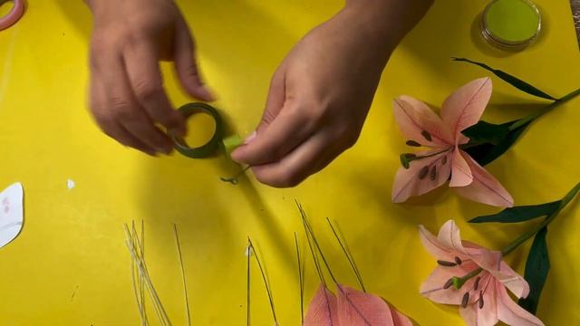 Lirios de papel crepe смотреть онлайн