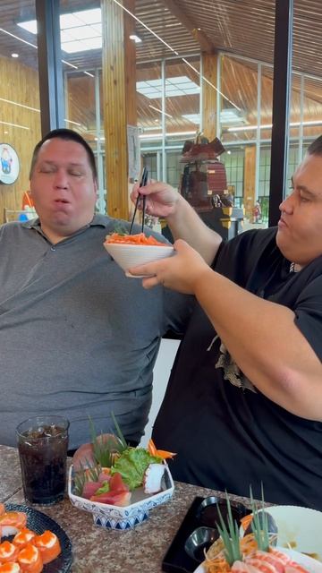 500кг ЛЮДЕЙ ЕДЯТ РЫБУ! #полноеtv #тайланд #обзореды #суши #пхукет смотреть онлайн