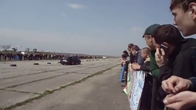 BMW vs 2106.AVI смотреть онлайн