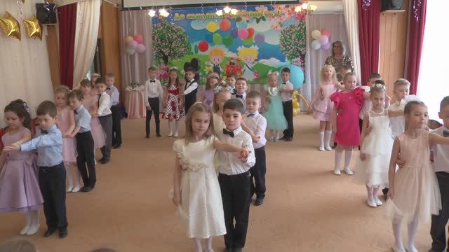 ВЫПУСКНОЙ -2022 в детском саду № 28 "Ручеёк". 🕊️ смотреть онлайн