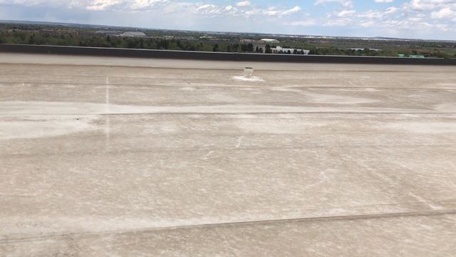 Wind Damage PVC Membrane Roof System Fluttering in Breeze смотреть онлайн