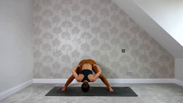 ЙОГА-ПОТОК К ПОЗЕ ВОРОНА - Баланс на руках
Практика смотреть онлайн