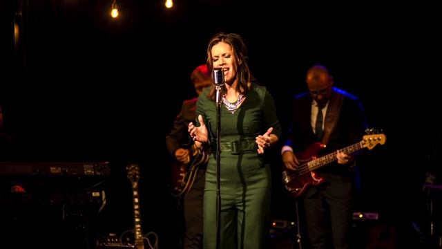 Nieuwe Kans (When the Heartache is over) Tina Turner смотреть онлайн