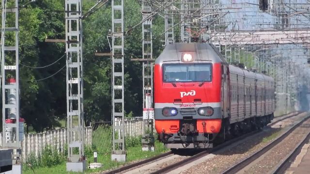 Электровоз ЭП2К-035 с поездом Санкт Петербург-Москва платформа Останкино 19.07.2021 смотреть онлайн