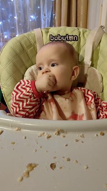 И без зубов чудесно жуем #дети #прикорм смотреть онлайн