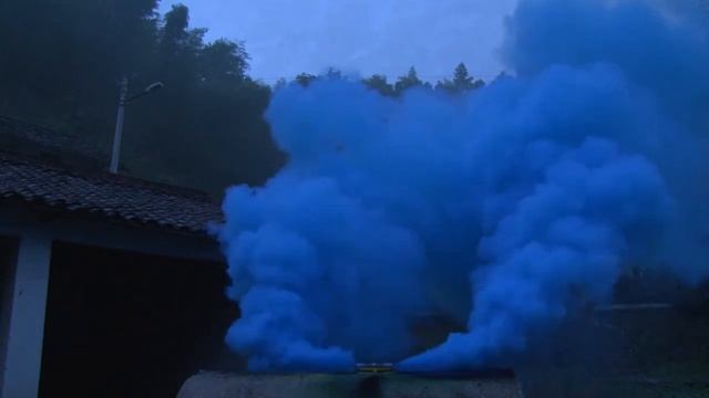 Цветной дым двойной голубой смотреть онлайн