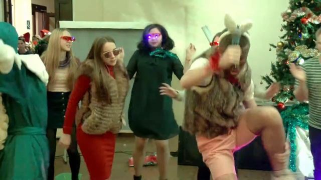 Новый год смотреть онлайн