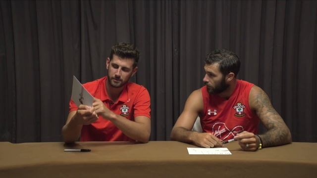 WRITING MANDARIN?! Southampton players put to the test... смотреть онлайн