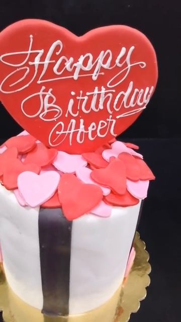 Fondant Cake Love Design for Birthday Cakes #shortvideos @Junito975 смотреть онлайн