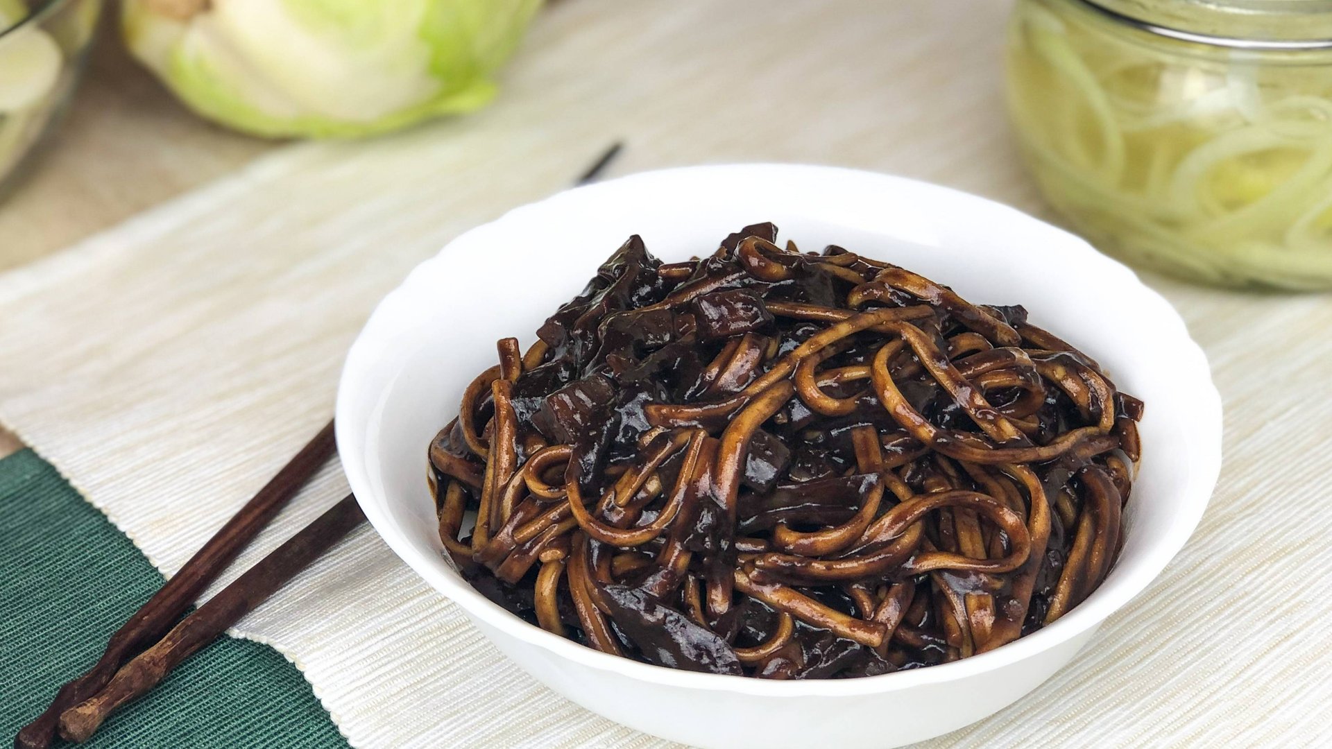 Чачжан мен с куриным филе-еда на скорую руку/Лапша быстрого приготовления. смотреть онлайн