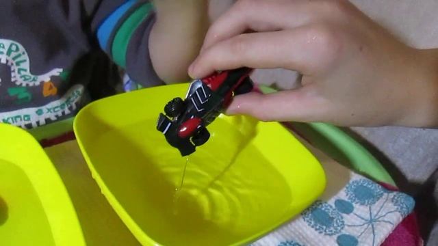 машинки Хот Вилс (Hot Wheels) меняют цвет в воде - распаковка смотреть онлайн