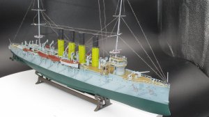 финал сборки и окраски Варяг от звезды 1/350