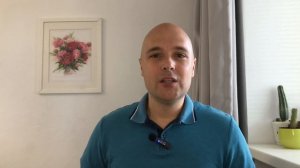 Почему кошка кусает за ноги?