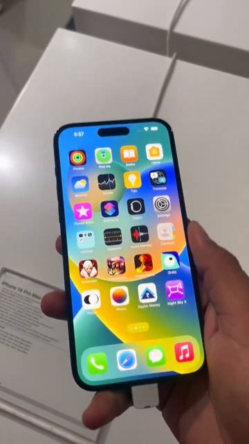 IPhone 14 Pro Max Display Quality and Features! смотреть онлайн