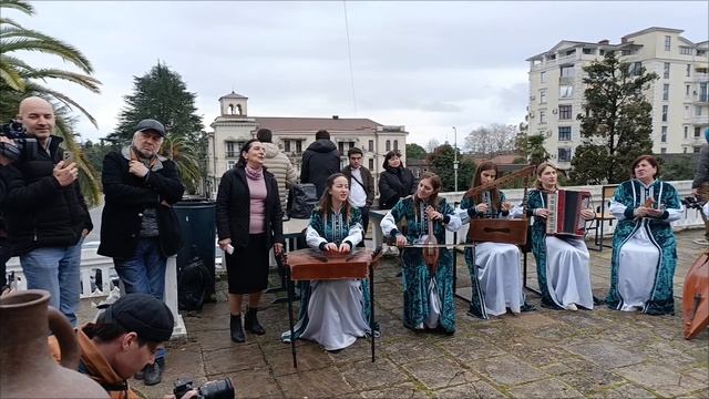 Песня "Катюша" в исполнении абхазского ансамбля смотреть онлайн