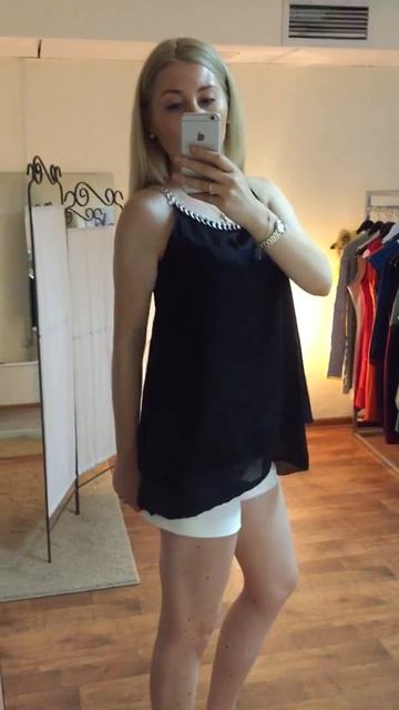 Шелковый топ черного цвета в стиле Dior смотреть онлайн