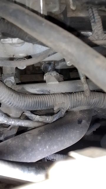 Проверка подсосов воздуха на автомобиле дымогенератором. смотреть онлайн