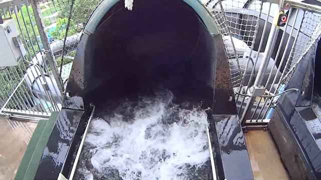 Black Knight Water Slide at Schlitterbahn New Braunfels смотреть онлайн