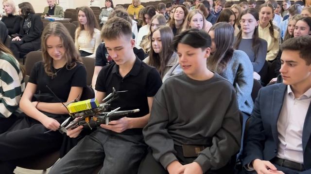 Занятие на тему "Беспилотный летательный аппарат" смотреть онлайн