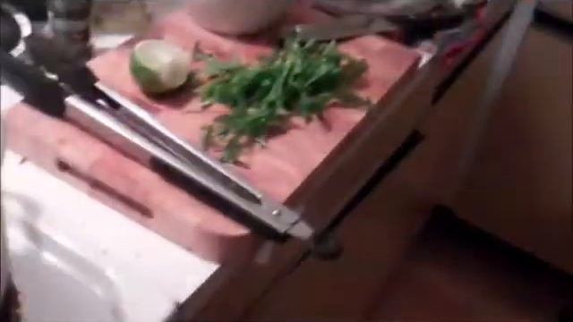 Goat cheese, rucola and walnut pesto смотреть онлайн