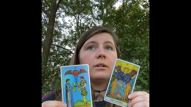 Tarot card comparisons- The Lovers vs 2 of Cups, an interpretation tutorial смотреть онлайн